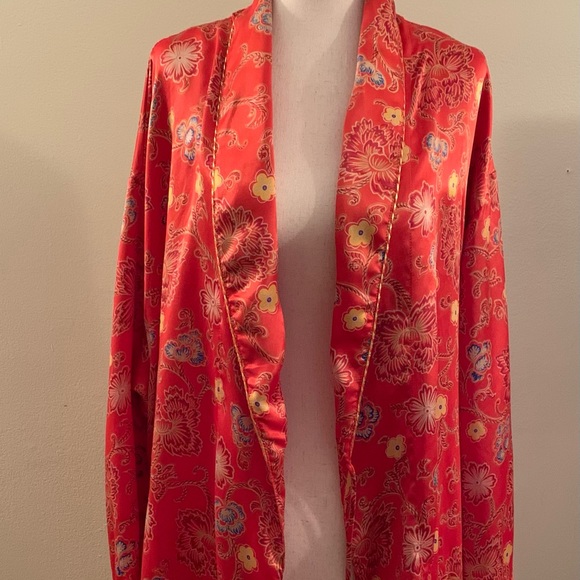 Vintage Floral Robe - Picture 2 of 3